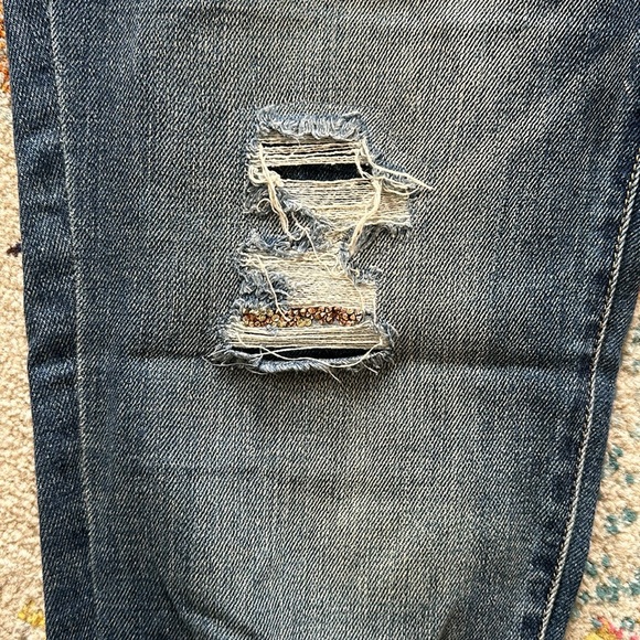 “SoHo New York & Company” embellished distressed boyfriend jeans P2 - Picture 2 of 6